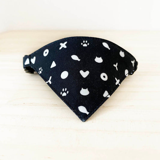 ※1ヶ月半納期【カリカリ柄ブラック】まじめな首輪・目立つバンダナ風 セルフニャン/選べるセーフティバックル 猫首輪