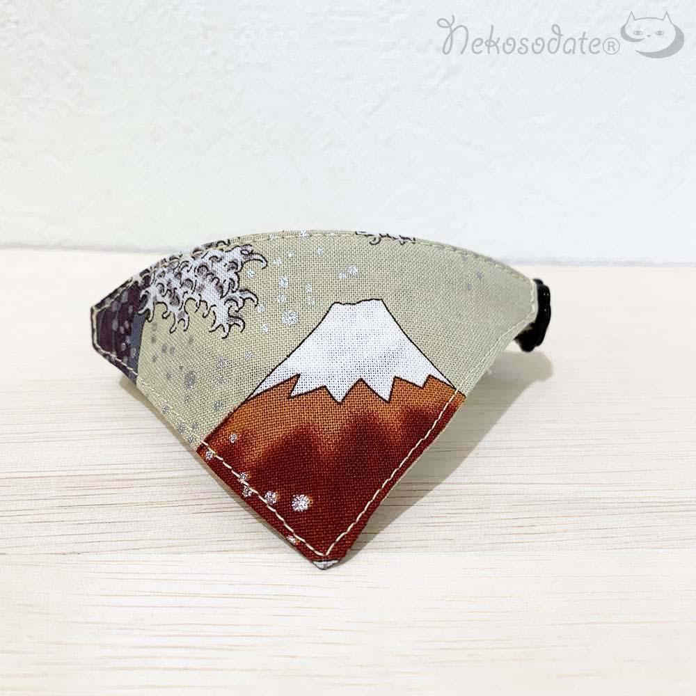 【波富士柄ベージュ】まじめな首輪・目立つバンダナ風/選べるバックル 猫首輪