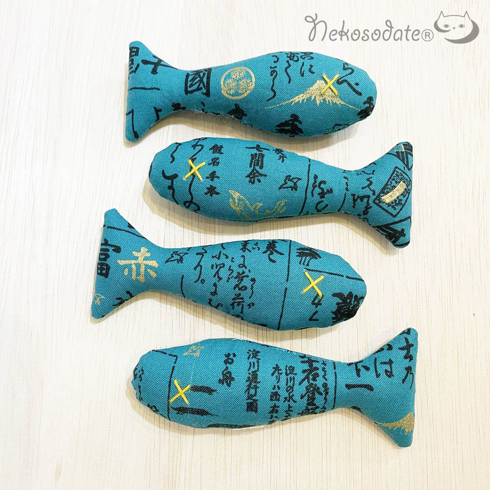 なぜかよく遊ぶちび魚・仮名草子柄