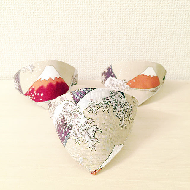 【波富士柄ベージュ】まじめな首輪・目立つバンダナ風/選べるバックル 猫首輪