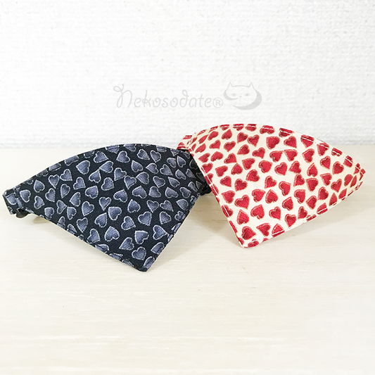 【キラキラハート柄ブラック】まじめな首輪・目立つバンダナ風/選べるアジャスター 猫首輪 - ネコソダテ®日本で唯一のまじめな首輪®専門店