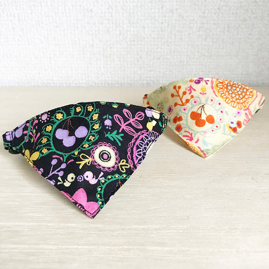 【なごみの花園柄ブラック】まじめな首輪・目立つバンダナ風/選べるアジャスター 猫首輪 - ネコソダテ®日本で唯一のまじめな首輪®専門店