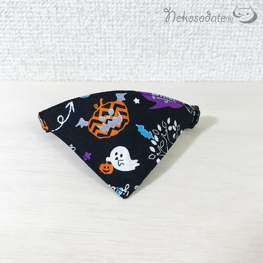 【らくがきハロウィン柄ブラック】まじめな首輪・目立つバンダナ風/選べるアジャスター 猫首輪