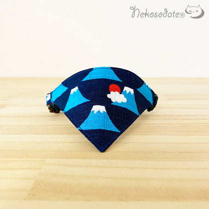 【富士山柄ネイビー】まじめな首輪・目立つバンダナ風／選べるバックル 猫首輪