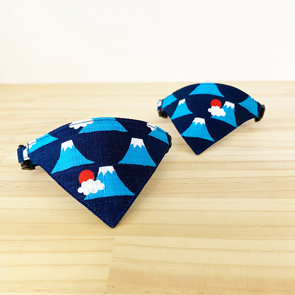 【富士山柄ネイビー】まじめな首輪・目立つバンダナ風／選べるバックル 猫首輪