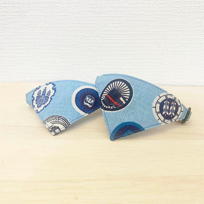 【電車家紋柄ブルー】まじめな首輪・目立つバンダナ風／選べるバックル 猫首輪