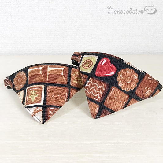 [Bonbon chocolate pattern black] Serious collar, conspicuous bandana style / selectable adjuster cat collar