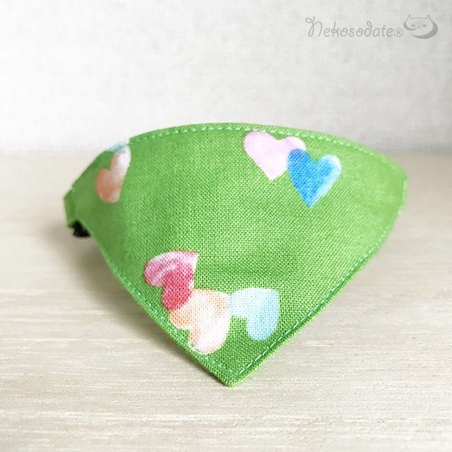 [Color heart pattern green] Serious collar, conspicuous bandana style / selectable adjuster cat collar