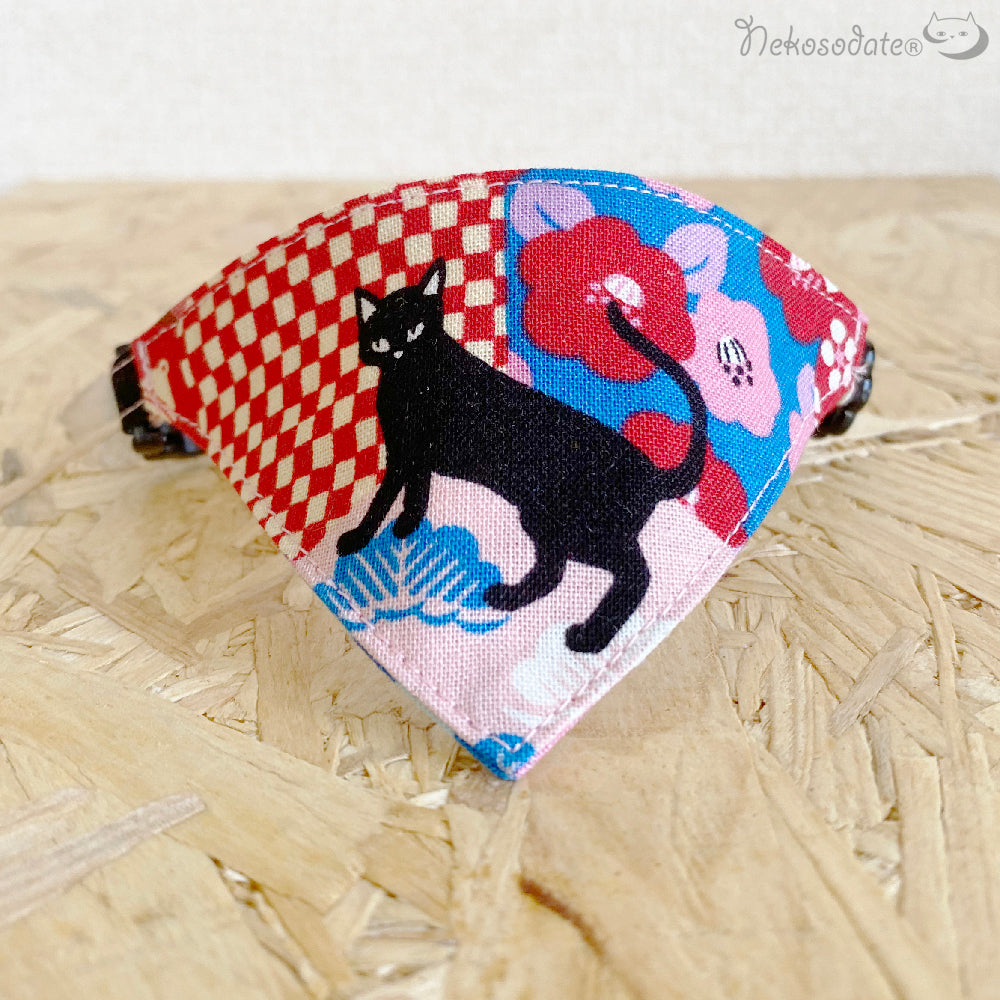 [Black cat honeycomb pattern red] Serious collar, conspicuous bandana style / selectable adjuster cat collar