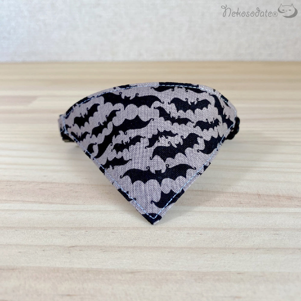 [Flock bat pattern] Serious collar, conspicuous bandana style / selectable adjuster cat collar