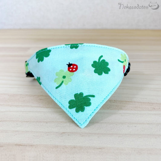 [Ladybugs and clover pattern] Serious collar, conspicuous bandana style / selectable adjuster cat collar