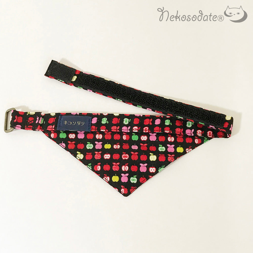[Graphical Apple Pattern] Serious Collar / Conspicuous Bandana Style / Selectable Adjuster Cat Collar