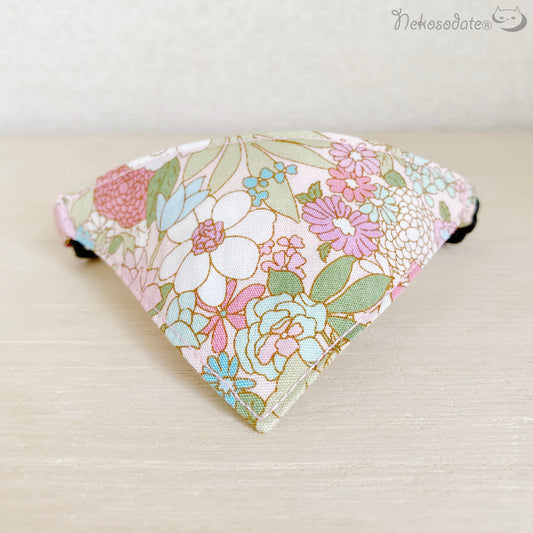 [Beautiful flower garden pattern pink] Serious collar, conspicuous bandana style / selectable adjuster cat collar