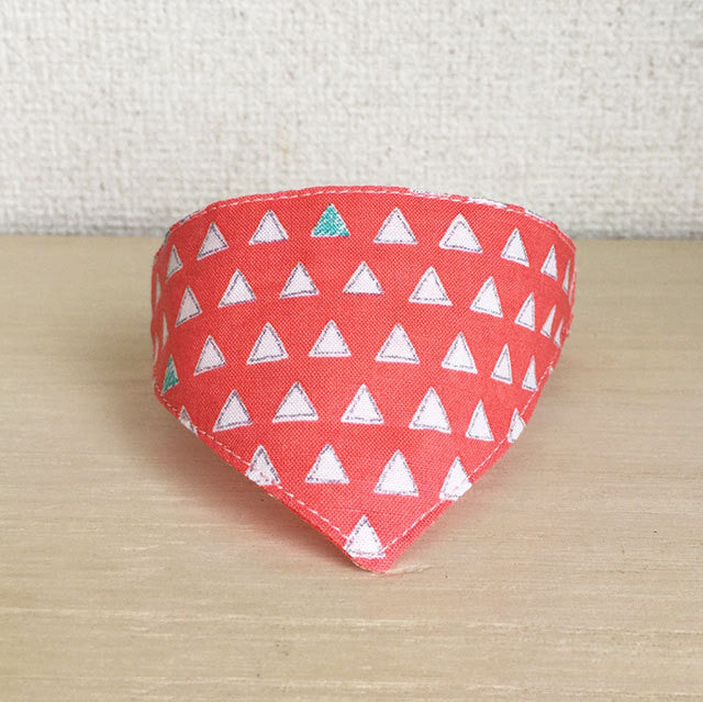 [Sankaku pattern pink] Serious collar, conspicuous bandana style / selectable adjuster cat collar