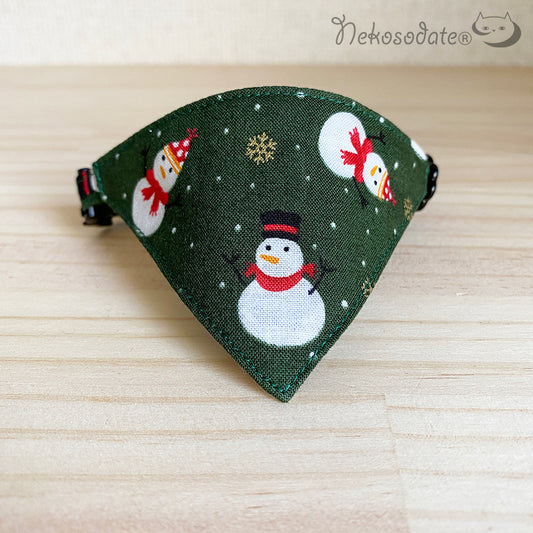 [Happy Snowman Pattern Green] Serious collar, conspicuous bandana style / selectable adjuster