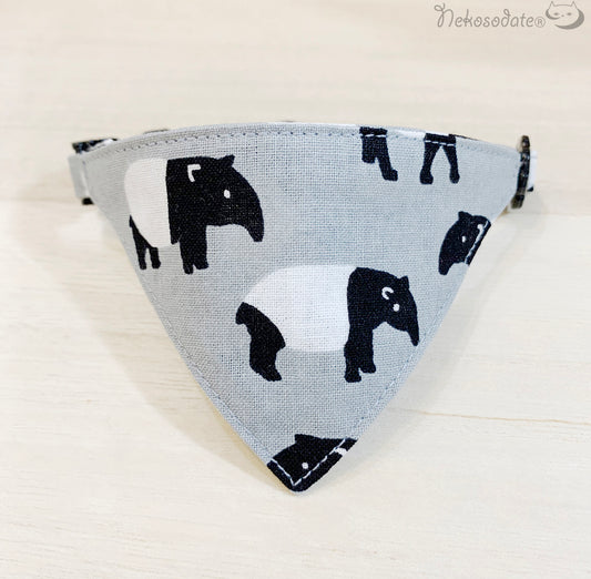 [Malayan tapir pattern] Serious collar, conspicuous bandana style / selectable adjuster cat collar