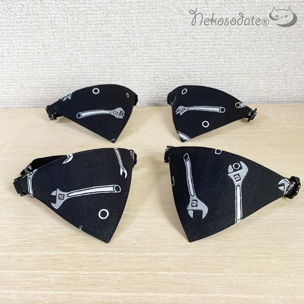 [Monochrome wrench pattern black] Serious collar, conspicuous bandana style / selectable adjuster cat collar