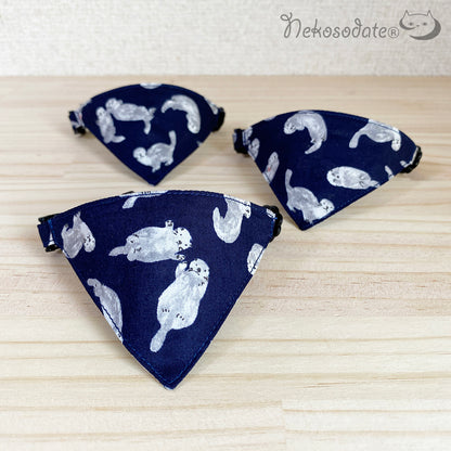 [Sea otter pattern navy] Serious collar, conspicuous bandana style / selectable adjuster