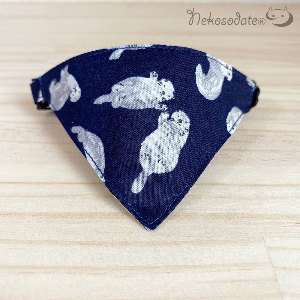 [Sea otter pattern navy] Serious collar, conspicuous bandana style / selectable adjuster