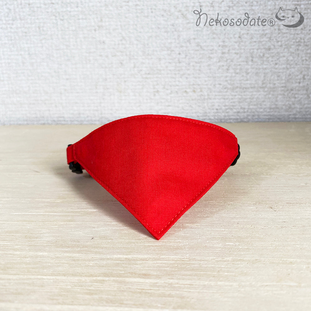 [Rainy day plain red] Serious collar, conspicuous bandana style / selectable adjuster cat collar