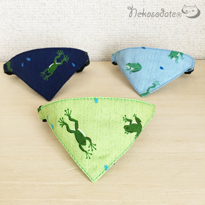 [Frog pattern blue] Serious collar, conspicuous bandana style / selectable adjuster cat collar